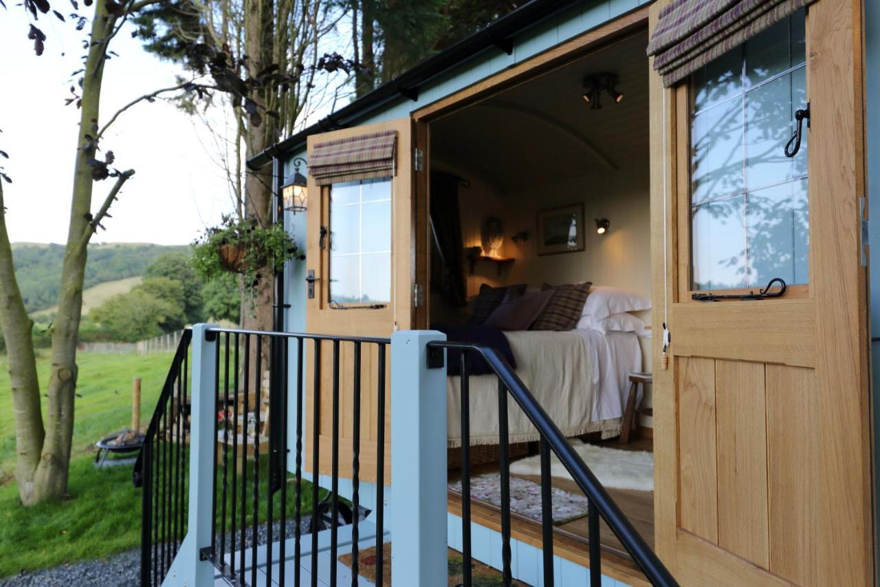 Upper Gelli Luxury Holiday Lodge, Converted Dairy & Cosy Shepherds Huts Welshpool Exterior photo