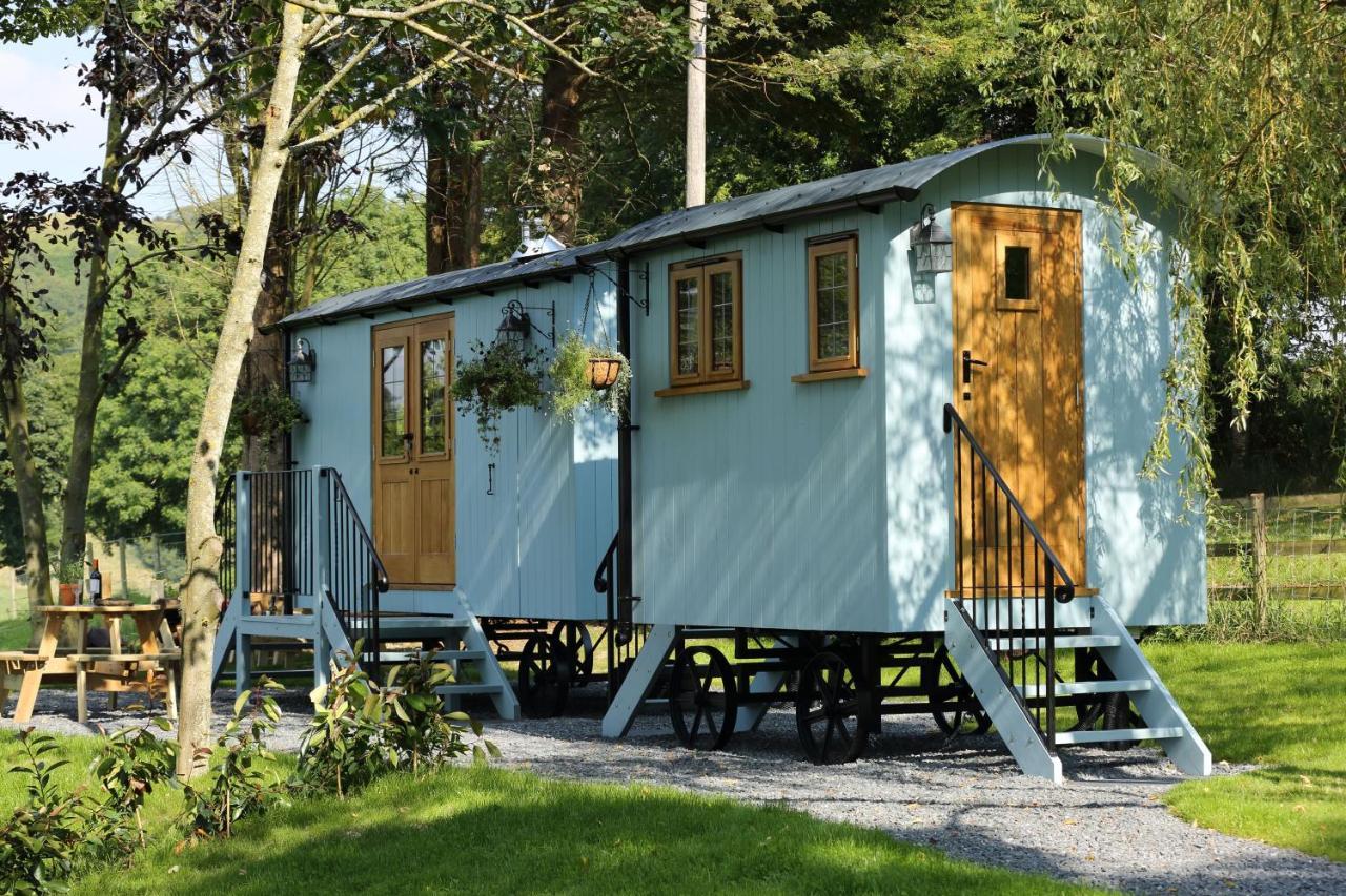 Upper Gelli Luxury Holiday Lodge, Converted Dairy & Cosy Shepherds Huts Welshpool Exterior photo