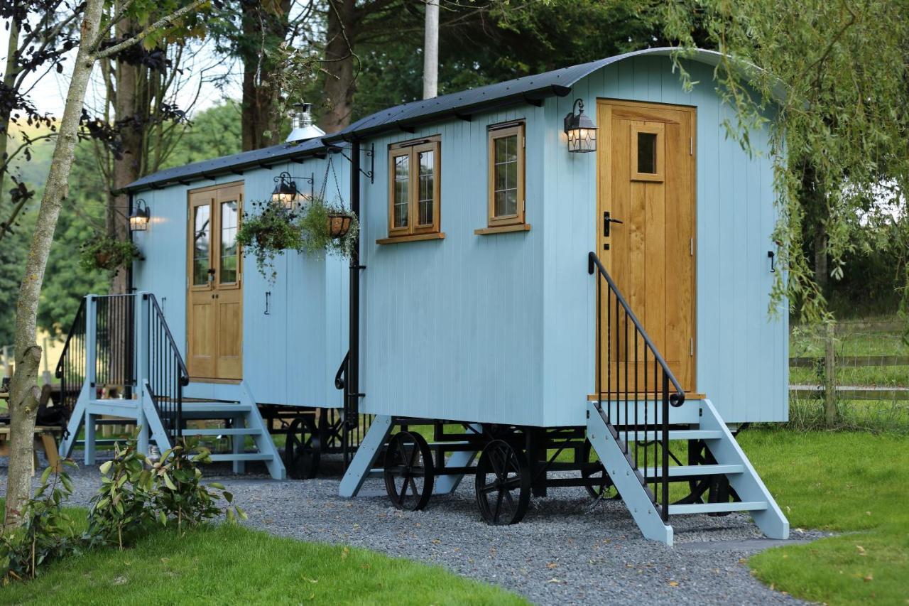 Upper Gelli Luxury Holiday Lodge, Converted Dairy & Cosy Shepherds Huts Welshpool Exterior photo